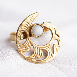 インドの伝統　オリエンタルな三日月　天然石リング - サブ2