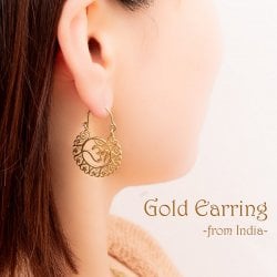 インドの伝統　ゴールドピアス　オーム