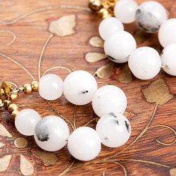 インドの伝統　天然石のボールピアス - サブ4