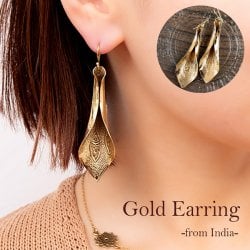 インドの伝統　ゴールドピアス　リーフ