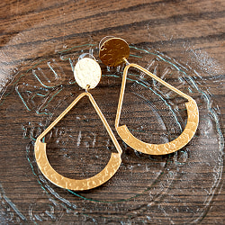 インドの伝統　ゴールドピアス　ジオグラフィック - サブ3