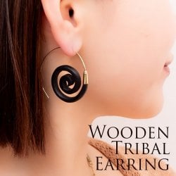 インドの木製トライバルピアス　旋回