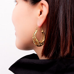 インドの伝統　ゴールドピアス　オーバル - サブ5