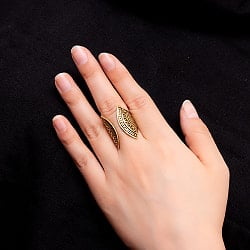 【安心のフリーサイズ】古代ロマンを感じるゴールドリング - サブ5