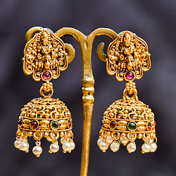 ジュムキ(Jhumka)と呼ばれる インド伝統 テンプルジュエリーのピアス ラクシュミー・大