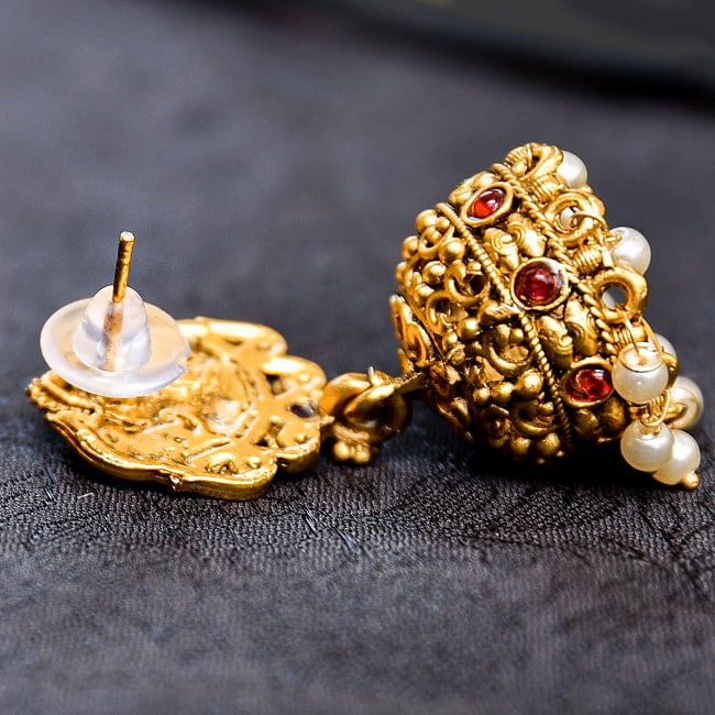 ジュムキ（Jhumka）と呼ばれる　インド伝統　テンプルジュエリーのピアス ラクシュミー・大 4 - 裏面はこのようになっています
