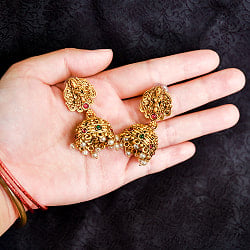 ジュムキ（Jhumka）と呼ばれる　インド伝統　テンプルジュエリーのピアス ラクシュミー・大 - サブ5