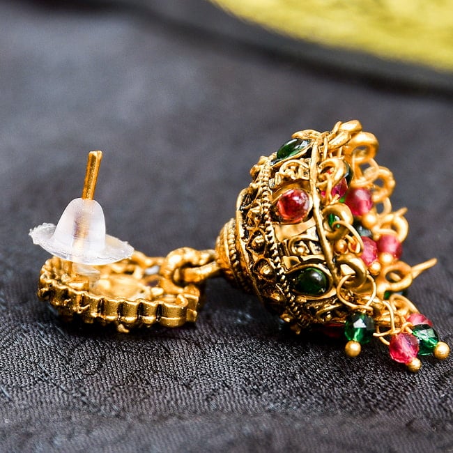 ジュムキ（Jhumka）と呼ばれる　インド伝統　テンプルジュエリーのピアス ラクシュミー・レッド 4 - 裏面はこのようになっています