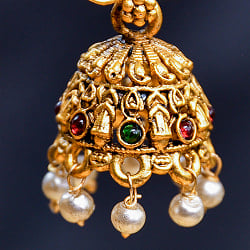 ジュムキ(Jhumki)と呼ばれる インド伝統 テンプルジュエリーのピアス トゥルシー・レッド - サブ3