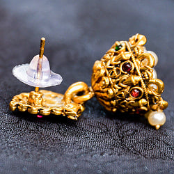 ジュムキ(Jhumki)と呼ばれる インド伝統 テンプルジュエリーのピアス トゥルシー・レッド - サブ4