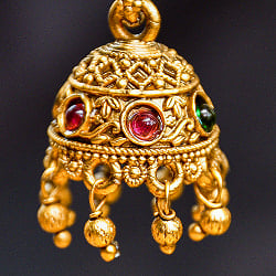 ジュムキ(Jhumka)と呼ばれる インド伝統 テンプルジュエリーのピアス ラクシュミー&トゥルシー - サブ3