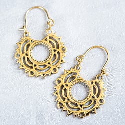 インド伝統デザイン ゴールドフックピアス - フラワー - メイン