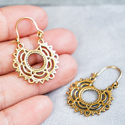 インド伝統デザイン ゴールドフックピアス - フラワー - サブ5