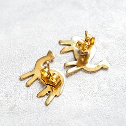 インド伝統デザイン ゴールドフックピアス - ラクダ - サブ4