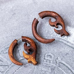 【自由に選べる5個セット】ナチュラル感が魅力の手彫り　インドの木製トライバルピアス〔フェイクゲージ or ウッドゲージ〕 - サブ2