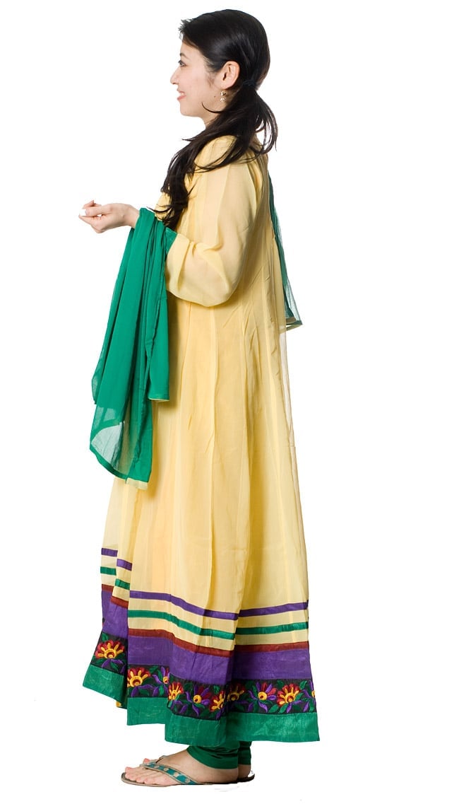 パンジャビ・ドレス3点セット - イエロー 2 - 横から見た姿です。