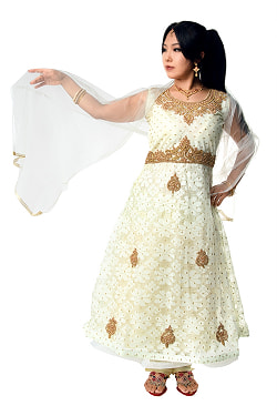 【※胸肩回りタイトです】インドのゴージャスパンジャビ・ドレスセット - サブ2