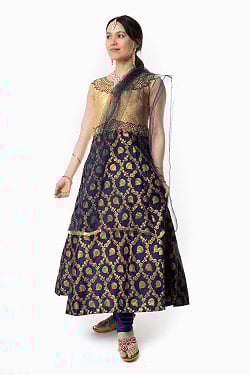 【※胸肩回りタイトです】インドのゴージャスパンジャビ・ドレスセット - サブ2