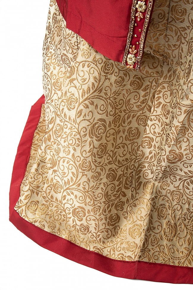 【※胸肩回りタイトです】インドのゴージャスパンジャビ・ドレスセット 10 - 刺繍部分をアップにしてみました。丁寧に作られています。