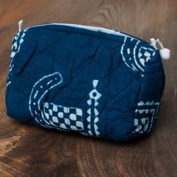 インディゴブルーの伝統泥染め メイクポーチ にわとり - サブ2