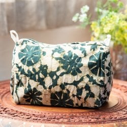 インディゴとナスパルの伝統泥染め メイクポーチ(ID-POUCH-392)