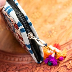 ウッドブロックとカンタ刺繍の伝統染めポーチ 小 ジッパータイプ - サブ5