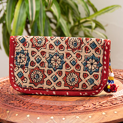 ウッドブロックとカンタ刺繍の伝統染めポーチ 中 ジッパータイプ - サブ2