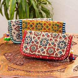 【自由に選べる3個セット】ウッドブロックとカンタ刺繍の伝統染めポーチ 中 ジッパータイプ - サブ2