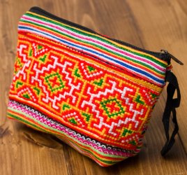 モン族のサブバッグ&小物入れ[幅:20cm クロスステッチ]の商品写真