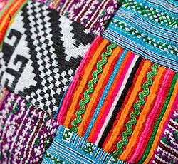 モン族のサブバッグ&小物入れ[幅:約22cm パッチワーク] - サブ2