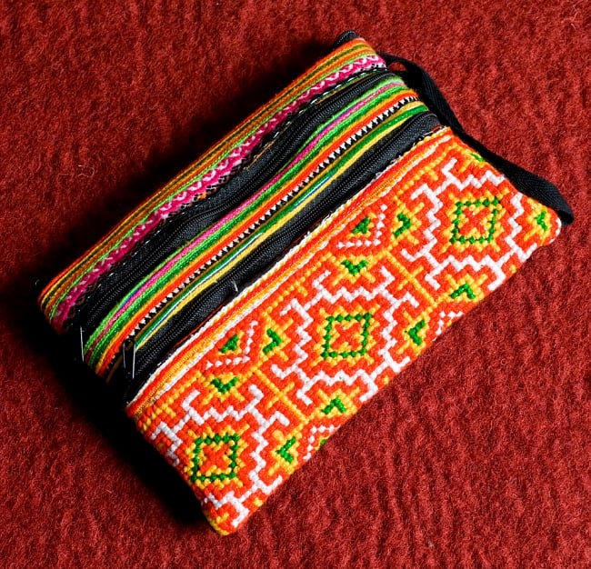 モン族刺繍の三連ジッパーサブバッグ -たて約15cm x 約よこ25cm 9 - 選択A
