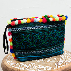 ぽんぽん付きモン族の刺繍ポーチ - サブ2