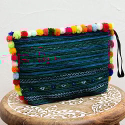 ぽんぽん付きモン族の刺繍ポーチ - サブ3