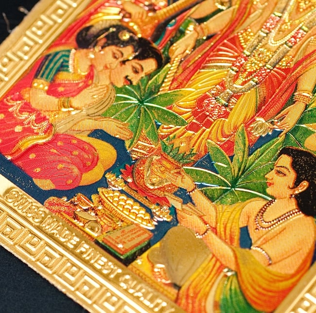 〔約6cm×約8.5cm〕インドのヒンドゥー神様ゴールドお守りカード ステッカー - ヴィシュヌ 世界を維持する神様 3 - 別の角度からの写真です