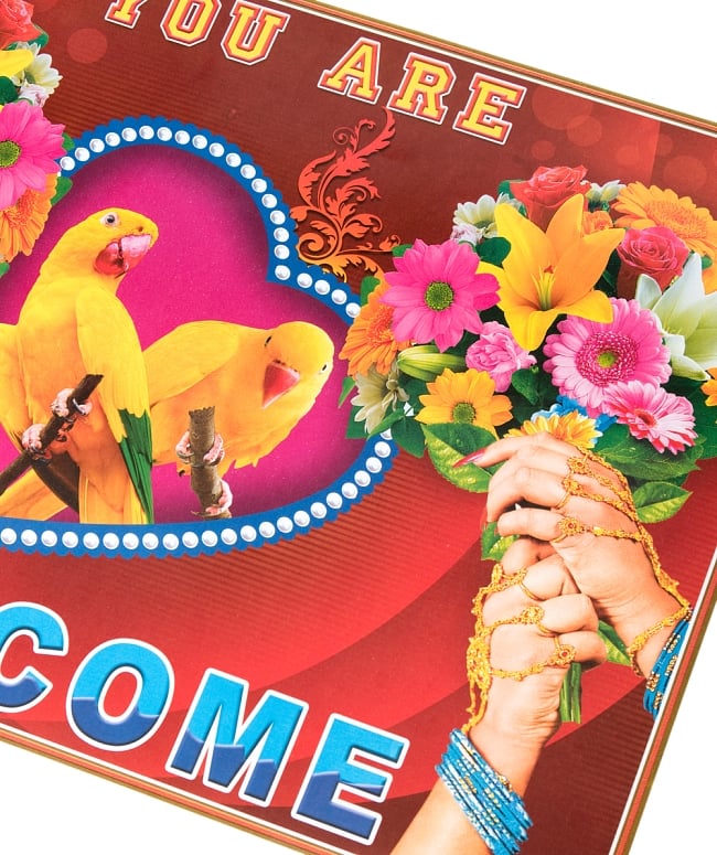 インドの大判ウェルカムポスター 【オウムと花】 2 - 拡大写真です。インドらしい綺麗な彩色が魅力です。