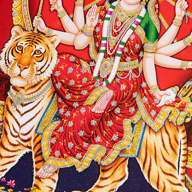 〔約40.5cm×約30.5cm〕輝くラメ入り・インドのヒンドゥー神様ポスター - ドゥルガー 勝利の女神 3 - 細部を見てみました。雰囲気たっぷりです。