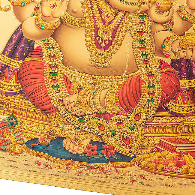 〔約40cm×約30cm〕インドのヒンドゥー神様ゴールドポスター - ガネーシャ 学問と商売の神様 3 - 拡大写真です。金色ベースなので通常のポスターとは一線を画する光沢感。見ていると引き込まれます。
