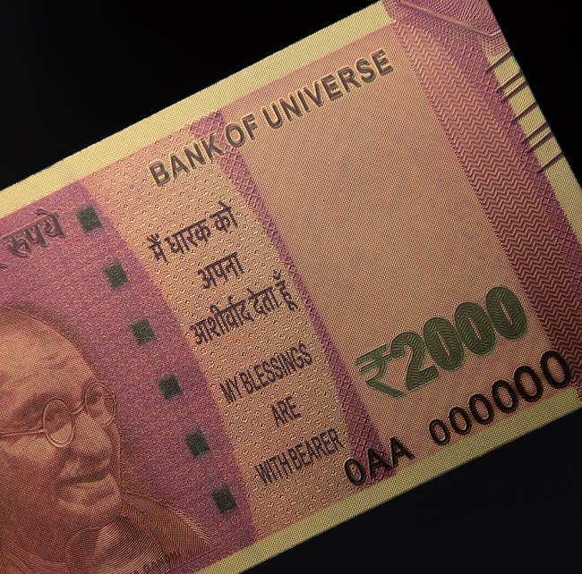 【30個セット】2000ルピー札モチーフのゴールドカード 8 - 最新の2000ルピー札！