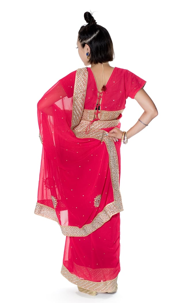 金糸とビーズ刺繍のジョーゼットインドサリー【チョリ付き】 - 赤 3 - 後ろからの写真です