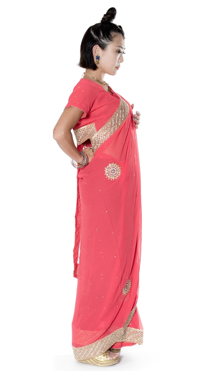 金糸とビーズ刺繍のジョーゼットインドサリー【チョリ付き】 - ローズ 4 - 横からの写真です