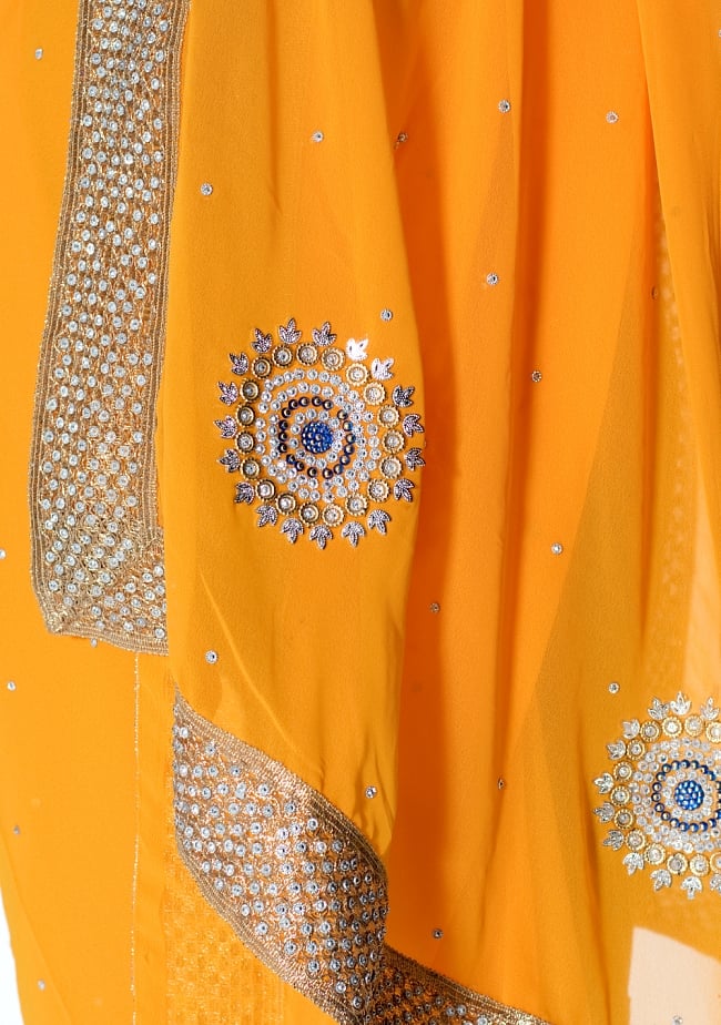 金糸とビーズ刺繍のジョーゼットインドサリー【チョリ付き】 - オレンジ 7 - 縁の拡大写真です