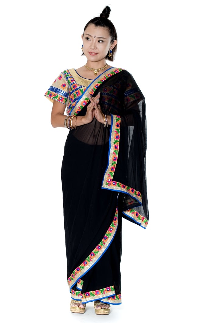 カッチ刺繍テイストのジョーゼットインドサリー【チョリ付き】 - 黒の写真サリー,民族衣装,デコレーション布,布,インド 布,生地,ファブリック,パーティー,仮装