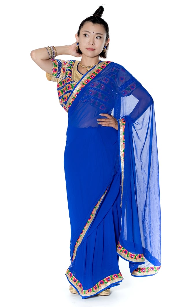 カッチ刺繍テイストのジョーゼットインドサリー【チョリ付き】 - 青の写真サリー,民族衣装,デコレーション布,布,インド 布,生地,ファブリック,パーティー,仮装