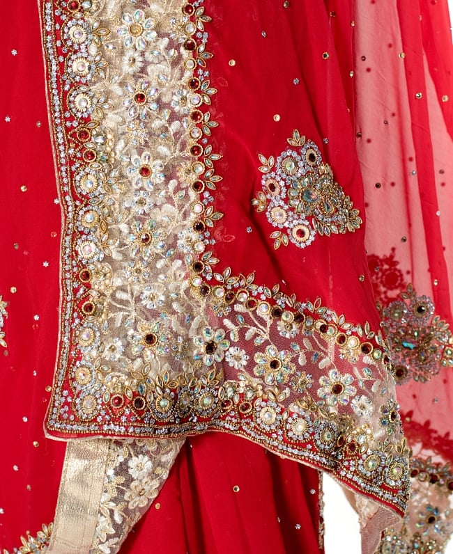 【一点物】刺繍とビジューの婚礼用ゴージャス ジョーゼットサリー【チョリ付き】 - 赤 7 - 縁の拡大写真です