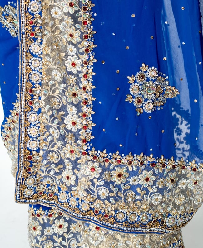 【一点物】刺繍とビジューの婚礼用ゴージャス ジョーゼットサリー【チョリ付き】 - 青 7 - 縁の拡大写真です
