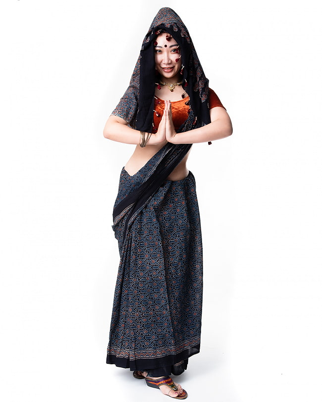 【1点もの】 インドの伝統 アジュラックプリント   コットン サリーNo.1 2 - 様々な着方があります