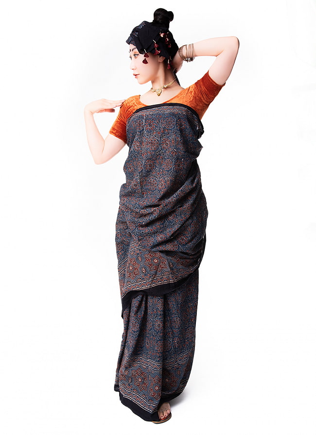 【1点もの】 インドの伝統 アジュラックプリント   コットン サリーNo.3 2 - 様々な着方があります