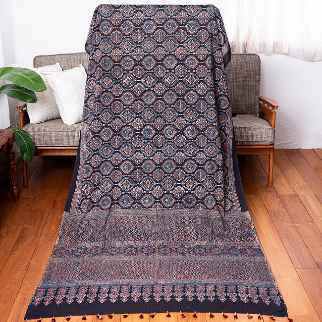 【1点もの】 インドの伝統 アジュラックプリント   コットン サリーNo.4 10 - 約5m〜6mございます　ハンドメイド用生地としても使いやすいでず　