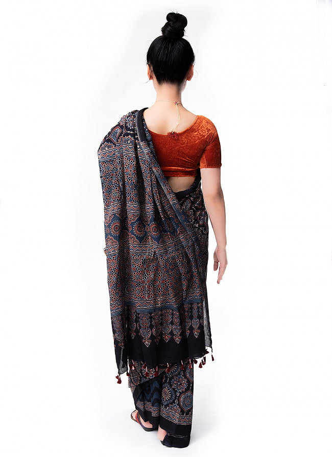 【1点もの】 インドの伝統 アジュラックプリント   コットン サリーNo.4 4 - 後ろはこちら