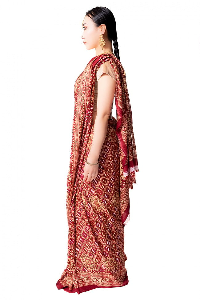 【8色展開】インド伝統模様バンディニプリントのインドサリー ボタニカル 6 - 横から見てみました。